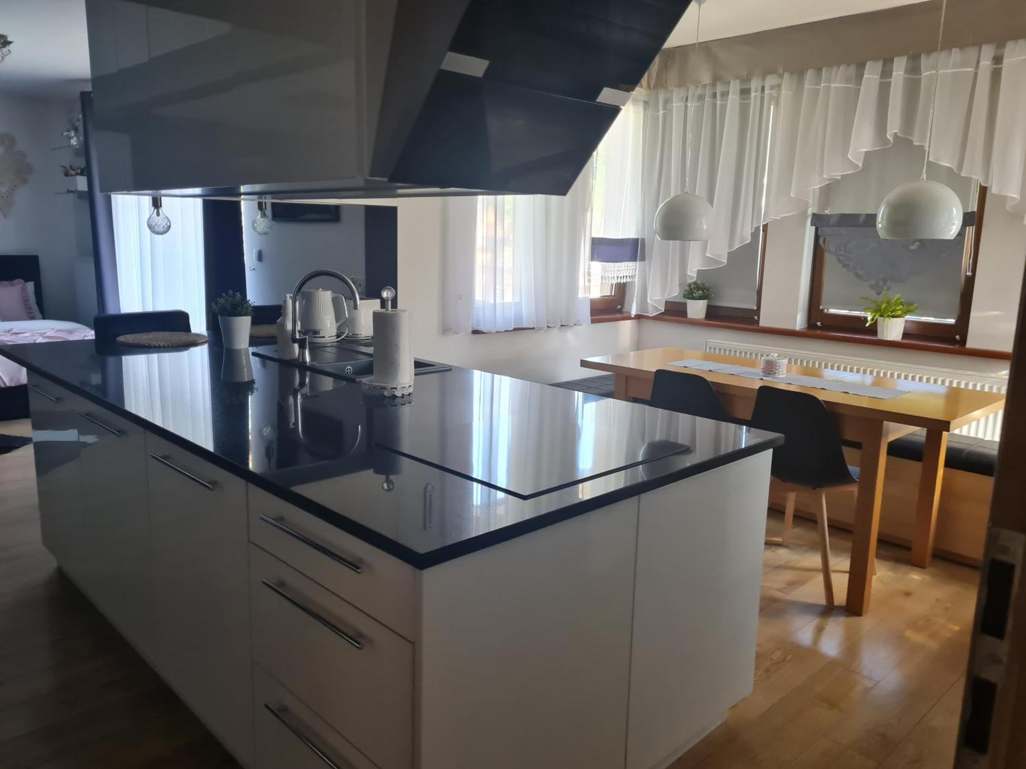 U Tatarow Daire Suche Oda fotoğraf